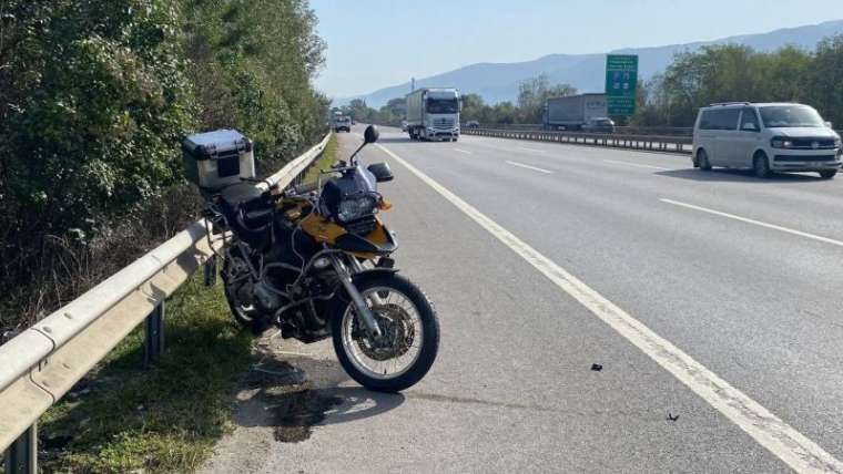 Motosiklet Kazasında Yaşamını Yitiren Kişi Sakarya'da Toprağa Verildi 3