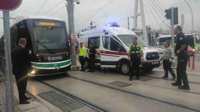 Kocaeli’de Tramvay Yayaya Çarptı 5