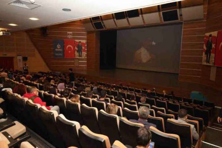 Atatürk’ün Anısına Özel Filmi Gösteriyle Andılar 1