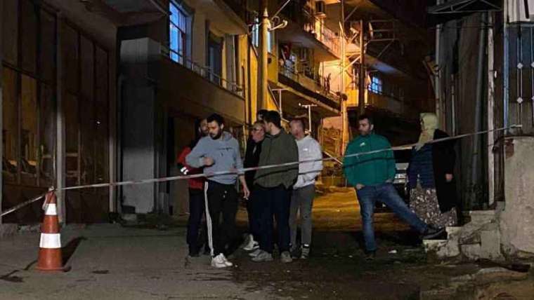 Kocaeli'de Yol Çöktü, Vatandaşlar Deprem Sandı 9