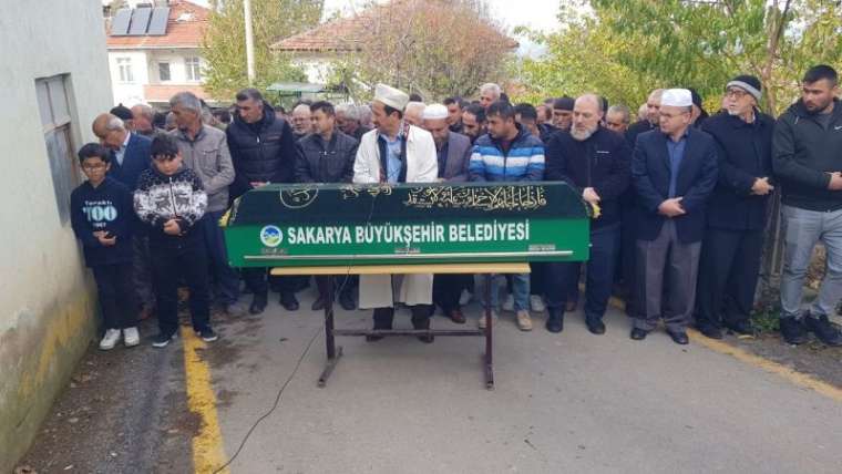 Kocasının boğazına makas saplayarak öldürmüştü, tutuklandı 7