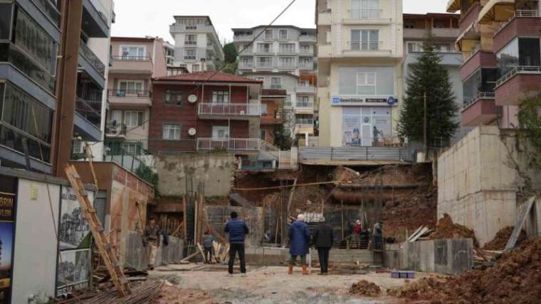 Kocaeli'de İstinat Duvarı Çöktü 2