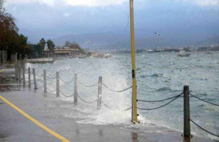 Kocaeli’de Deniz Taştı, Valilikten Uyarı Geldi 2