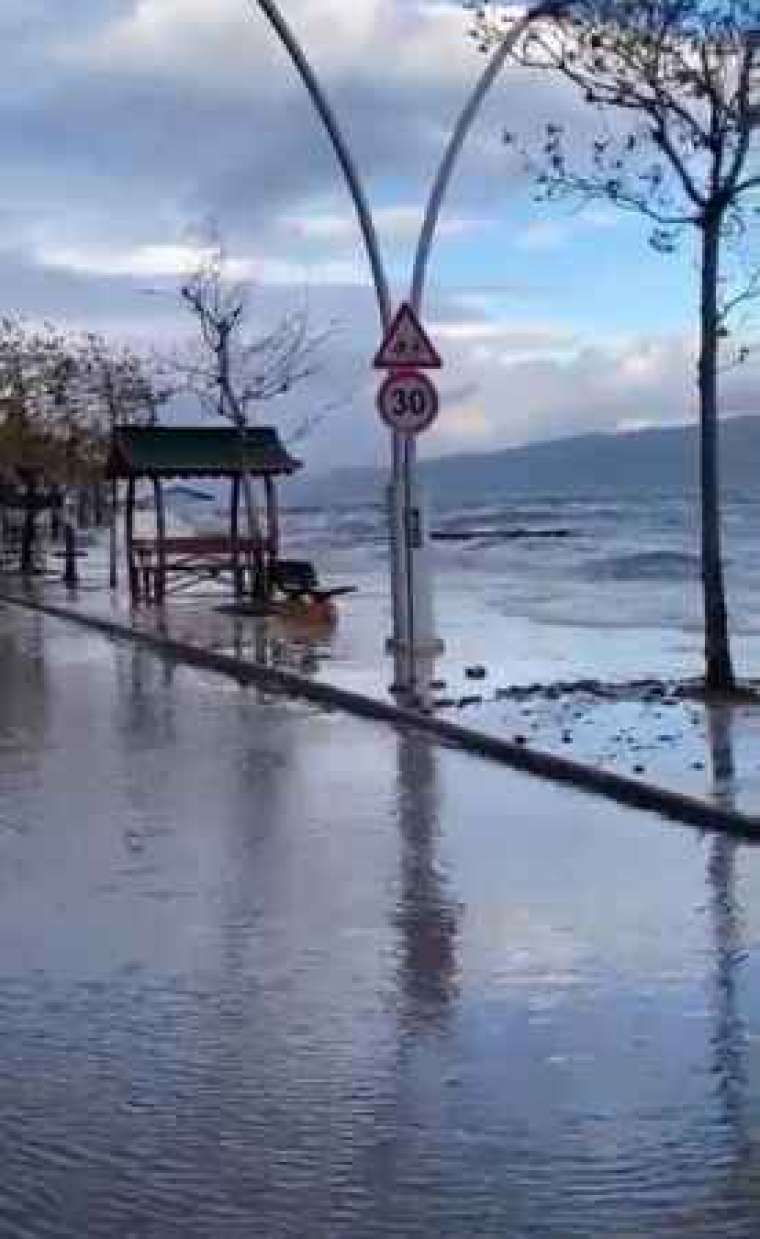 Kocaeli’de Deniz Taştı, Valilikten Uyarı Geldi 5