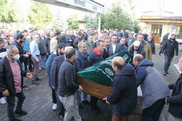 Trafik kazasında ölen genç, son yolculuğuna uğurlandı 3