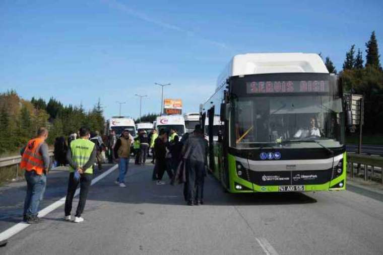 TEM’de yolcu otobüsü tıra çarptı: 13 yaralı 5