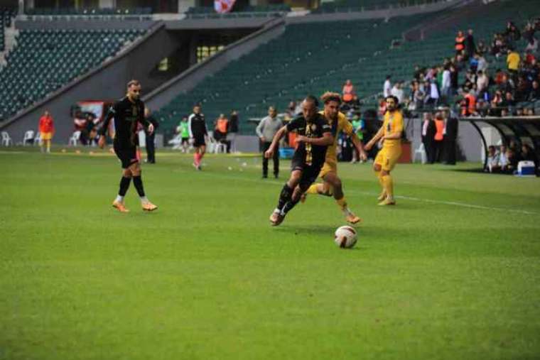 TFF 2. Lig: Belediye Derincespor: 0 - Iğdır FK: 3 3