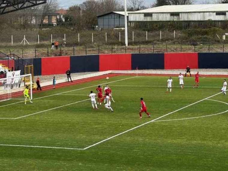 TFF 2. Lig: Düzcespor: 4 - Sarıyer: 2 5