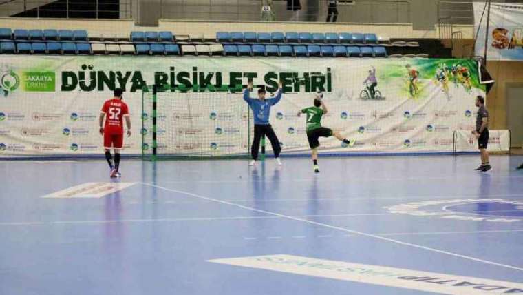 Sakarya Erkekler Hentbol Takımı Rüzgar Gibi Esti: 46-29 Skorla 8. Galibiyet 1