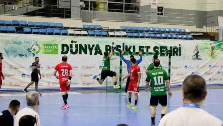 Sakarya Erkekler Hentbol Takımı Rüzgar Gibi Esti: 46-29 Skorla 8. Galibiyet 2