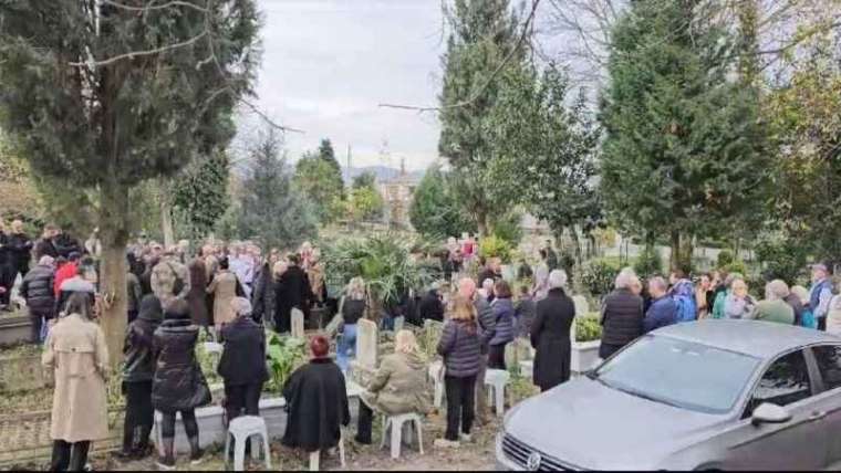 79 Yaşındaki Ünlü Oyuncu Can Gürzap Hayatını Kaybetti Sakarya'da Toprağa Verildi 1