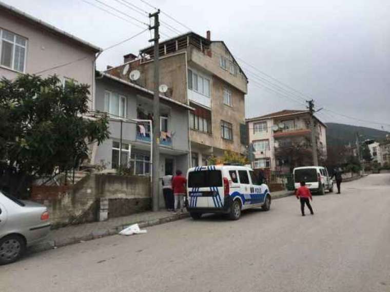 Bebeğini yıkarken sara nöbeti geçirdi: Suda boğulma tehlikesi geçiren bebek yoğun bakıma alındı 1