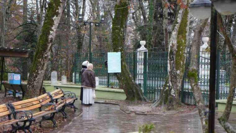 Ormanın içindeki türbenin hikayesi: Buraya gelen aç kalmıyor 1