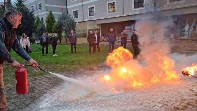 İş Sağlığı Ve İş Güvenliği Eğitiminde Yangına Müdahale Edildi 5