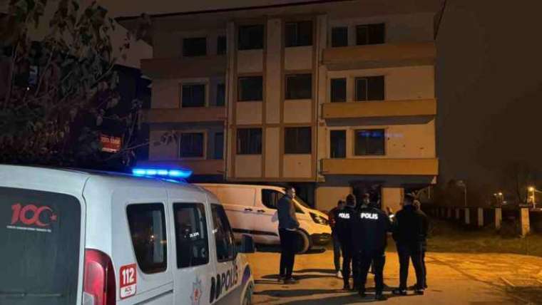 Mühürlenen Apartmanda Mahsur Kalan Köpekler Kurtarıldı  6