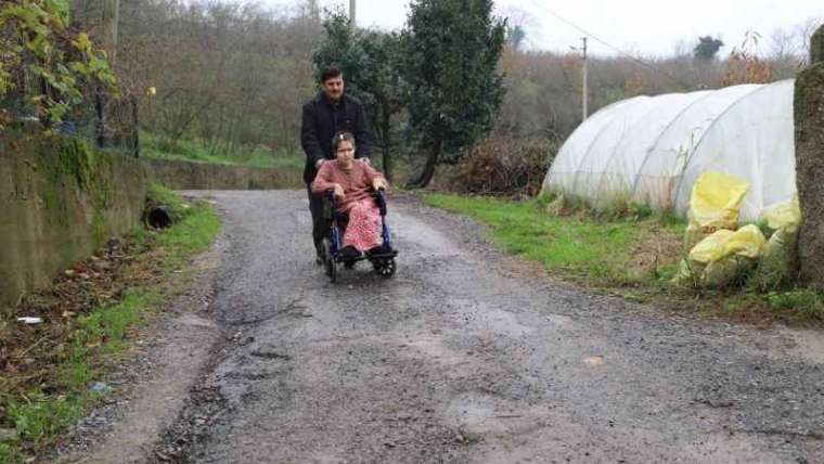  Engelli Kızı Olan Baba Yollar Yüzünden Sitem Etti 1