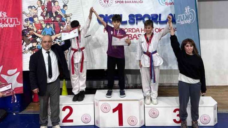 Taekwondo Müsabakalarına 130 Sporcu Katıldı 2