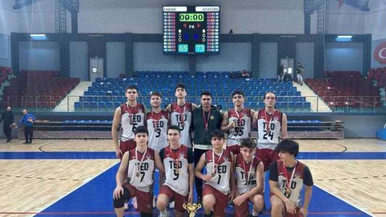 Düzce Koleji Basketbolda Şampiyon Oldu 3