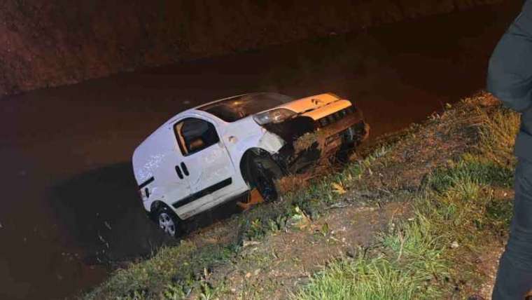 Düzce’de Araç Kontrolden Çıkıp Dereye Uçtu: 3 Yaralı 7