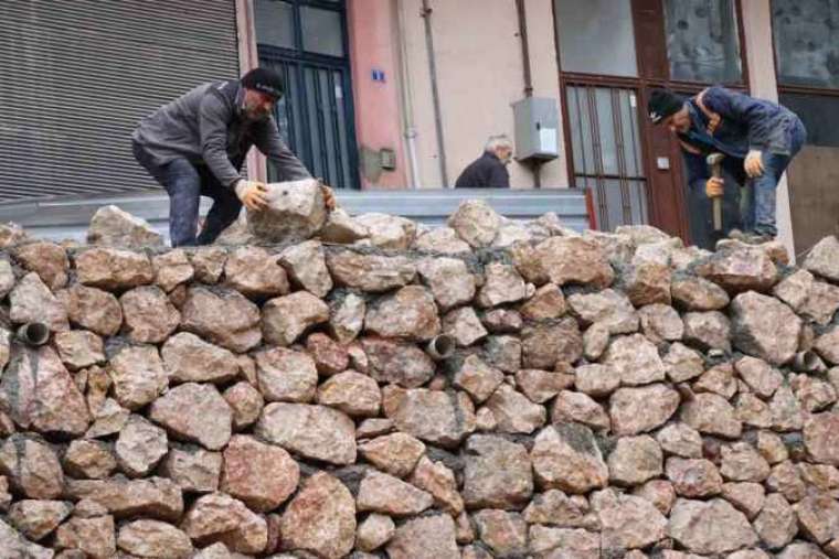 İstinat Duvarı Çökmüştü, Yeniden inşa Edildi 2