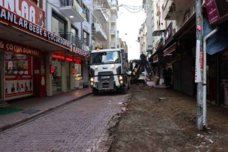 İzmit Belediyesi, Akça Cami Caddesinin Ömerağa Mahallesi kısmını yeniliyor! 2