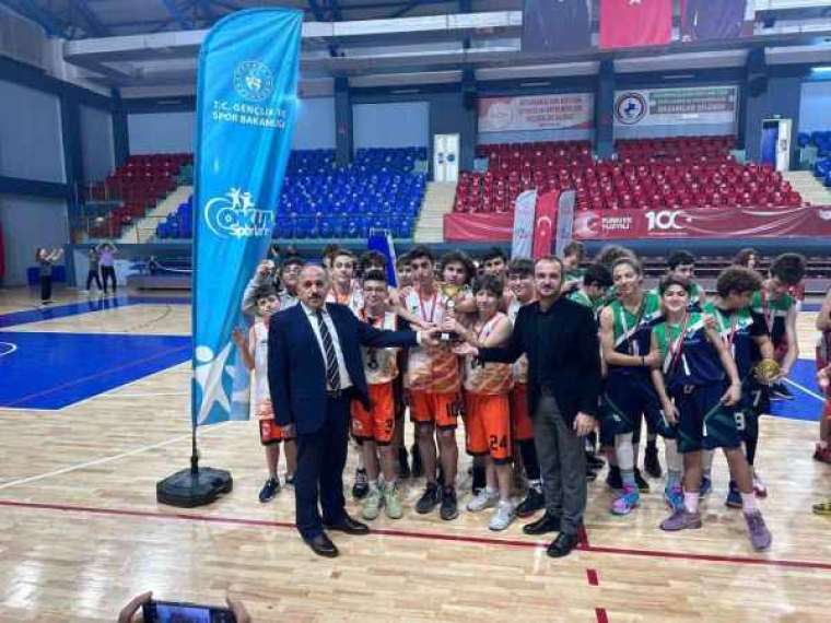 Yıldız basketbolda birinci belli oldu 1