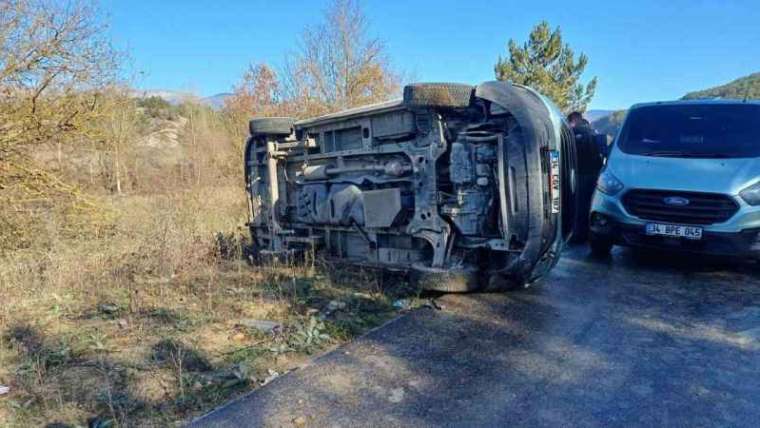 Bolu’nun Mudurnu İlçesinde Gizli Buzlanma Nedeniyle Para taşıyan Araç Devrildi! 2