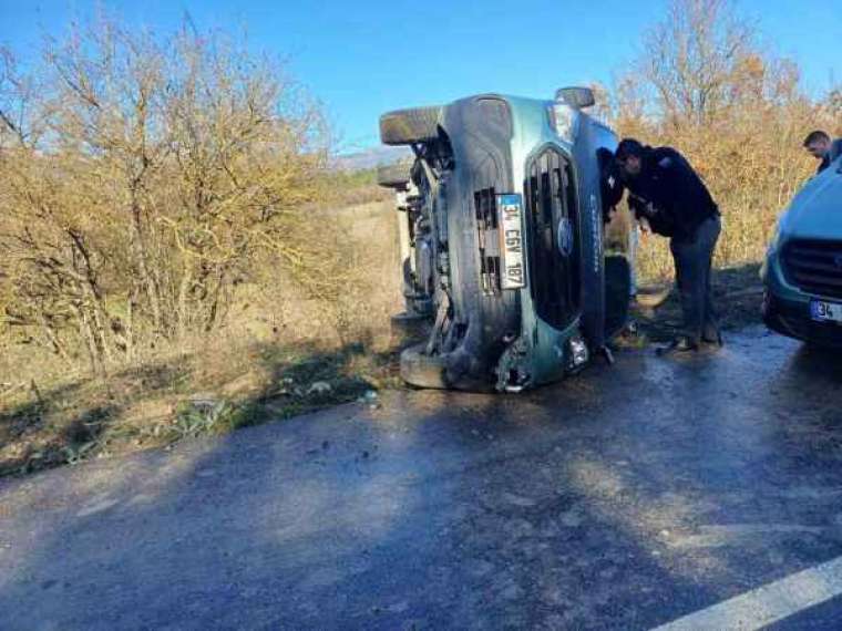 Bolu’nun Mudurnu İlçesinde Gizli Buzlanma Nedeniyle Para taşıyan Araç Devrildi! 1