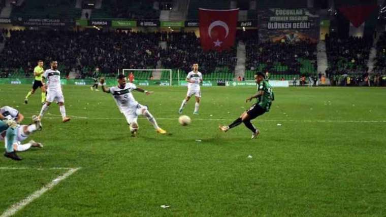 Trendyol 1. Lig: Sakaryaspor: 3 - Kocaelispor: 1 25