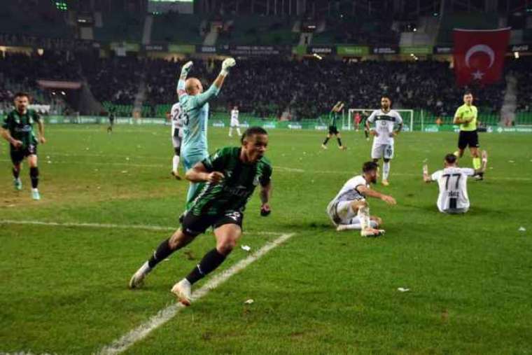 Trendyol 1. Lig: Sakaryaspor: 3 - Kocaelispor: 1 6