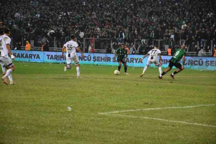 Trendyol 1. Lig: Sakaryaspor: 3 - Kocaelispor: 1 22