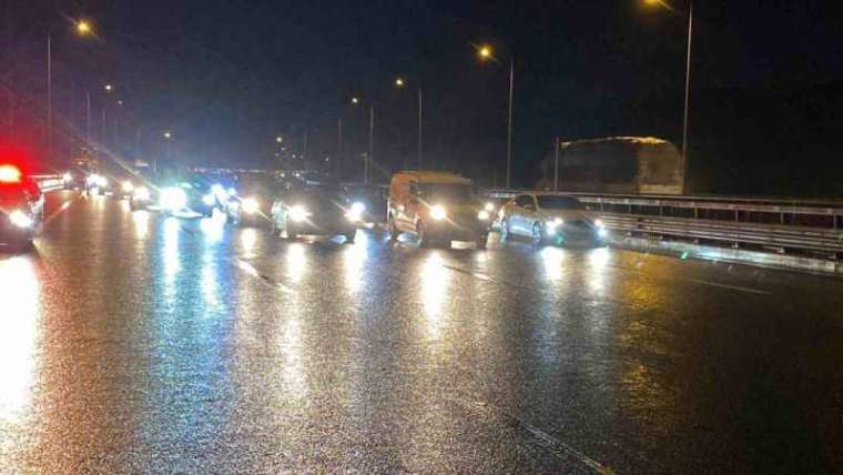 Rehine krizi sebebiyle kapanan Kuzey Marmara Otoyolu 3 saat sonra açıldı 1