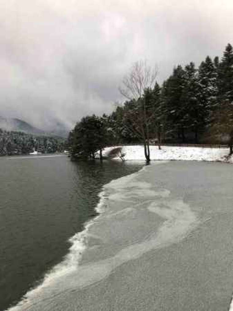 Gölcük Tabiat Parkı buz tuttu 3