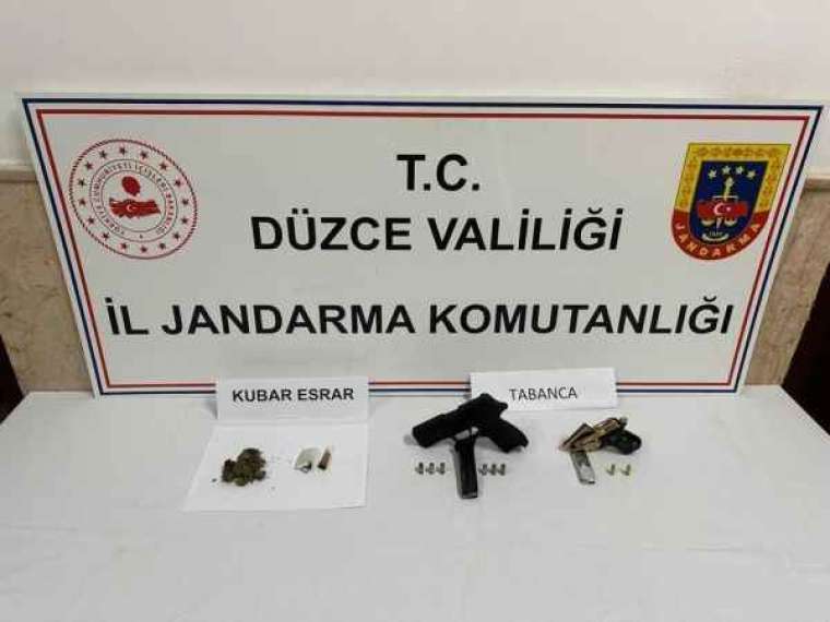 Düzce'de Şampuan Kutusunun İçinden Bakın Neler Çıktı? 1