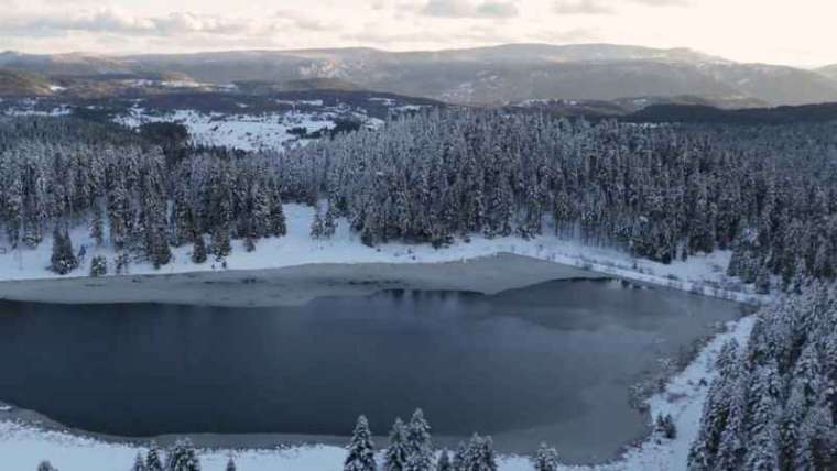 Görüntüsüyle Mest Eden Kar Manzarası! 7