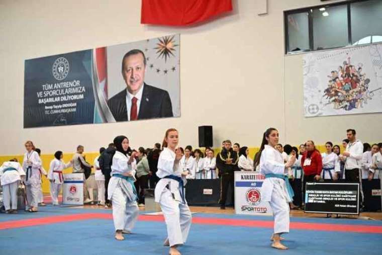 Türkiye Karate Şampiyonası Kartepe’de başladı: 2.200 Sporcu Katıldı 2