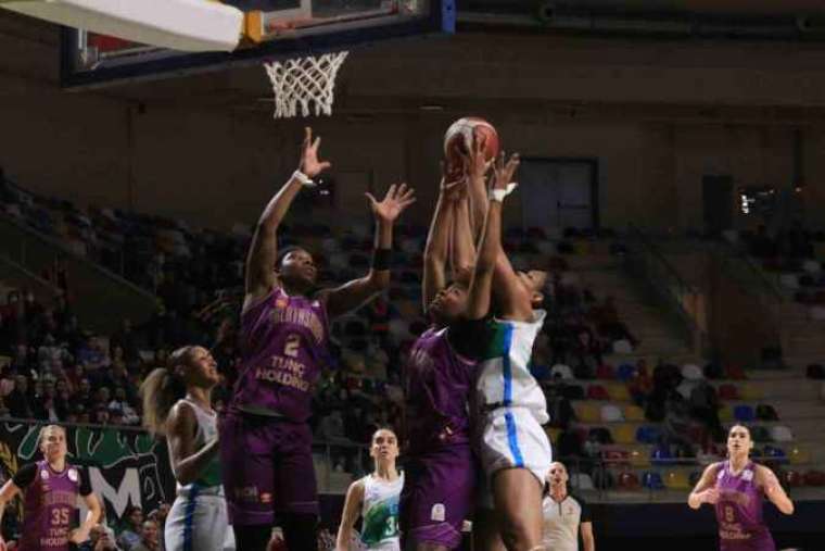 Kadınlar Basketbol Süper Ligi: İzmit Belediyespor: 93 - Galatasaray: 79 1