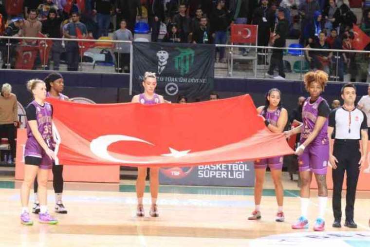 Kadınlar Basketbol Süper Ligi: İzmit Belediyespor: 93 - Galatasaray: 79 5