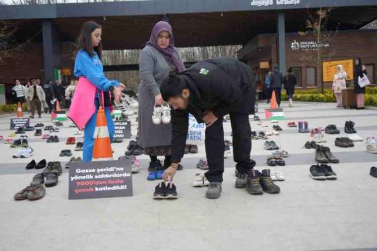 Kocaeli'de Sessiz Ayakkabı Nöbeti 11