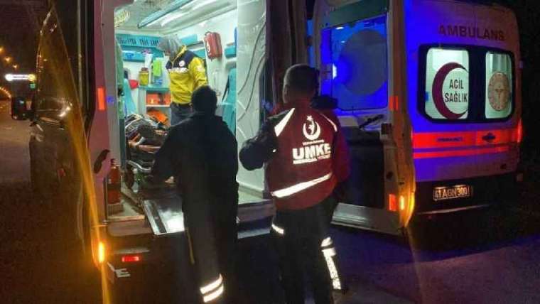 Polisin "DUR" İhtarına Uymadı, Kovalamaca Kazayla Bitti: 14 Göçmen, 4 Polis Yaralı 7