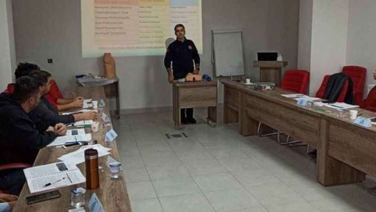 Düzce'de Ambulans Personellerine Eğitim Verildi 1