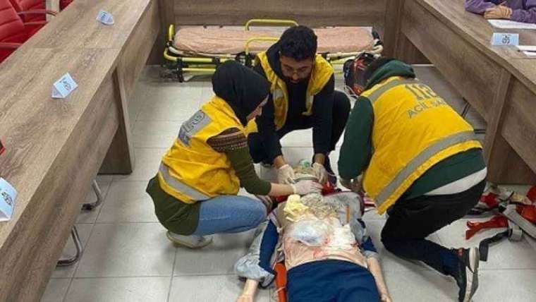 Düzce'de Ambulans Personellerine Eğitim Verildi 3