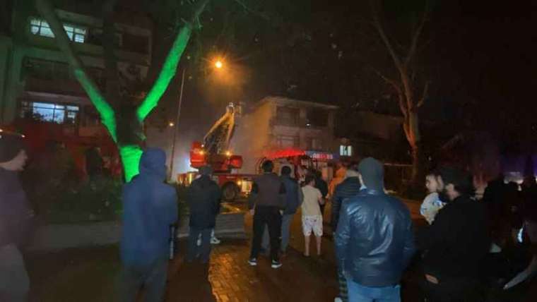 Kocaeli'de Bir Binanın 3. Katı Yandı 4