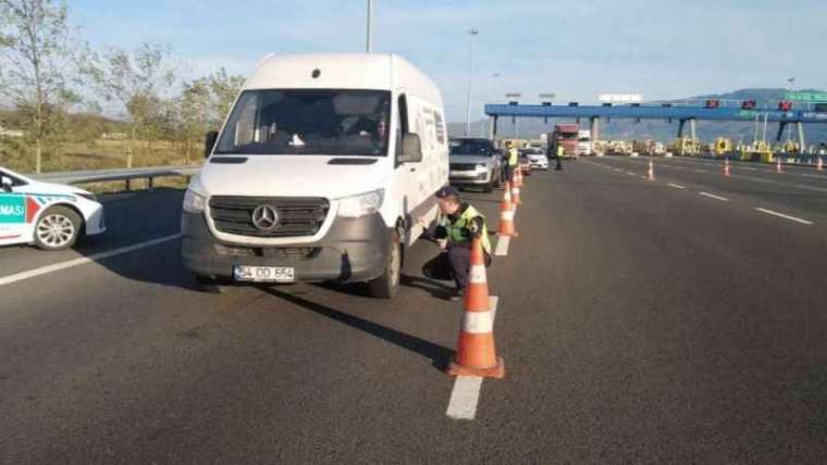 Jandarmanın Aralık Ayı Denetimlerinde Bir Ayda 897 Araç Ve 242 Sürücü Trafikten Men Edildi! 2