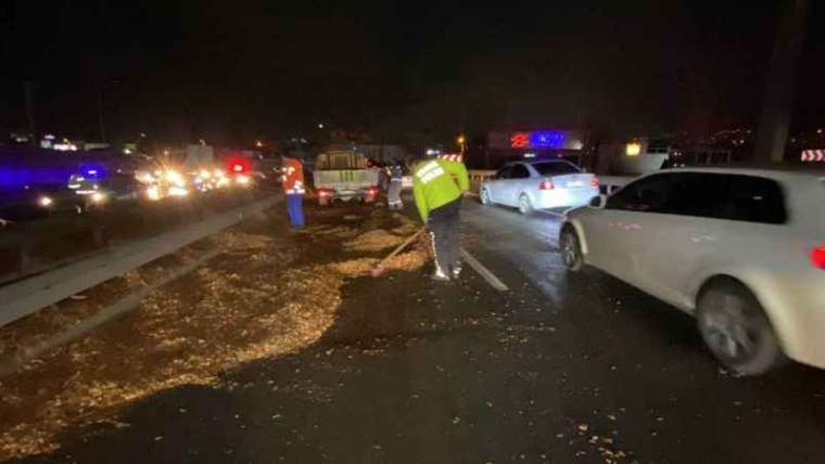 Trafik Polisinin Yardımı Büyük Dikkat Çekti! 5