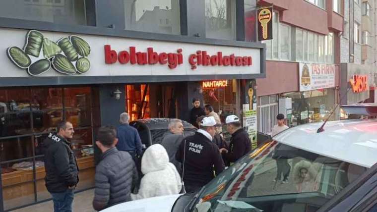 Freni Boşalınca Dükkana Daldı 2