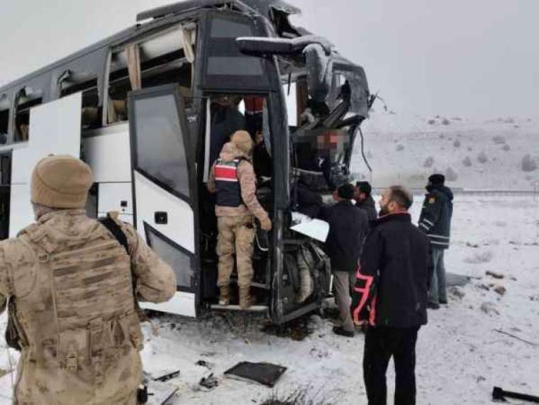 Şehitleri anmak için gittikleri şehirde ölen 2 kişi memleketleri Kocaeli’de toprağa verildi 2