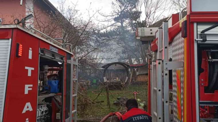 Bolu'da Rüzgarın Etkisiyle Büyüyen Yangın Evi Küle Çevirdi 6