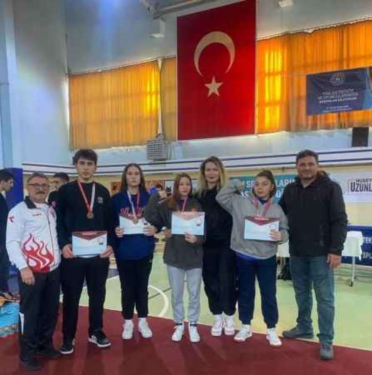 Tekirdağ’da Yapılan Okul Sporları Bilek Güreşinde Düzceli Sporcular 6 Madalya Kazandı! 1