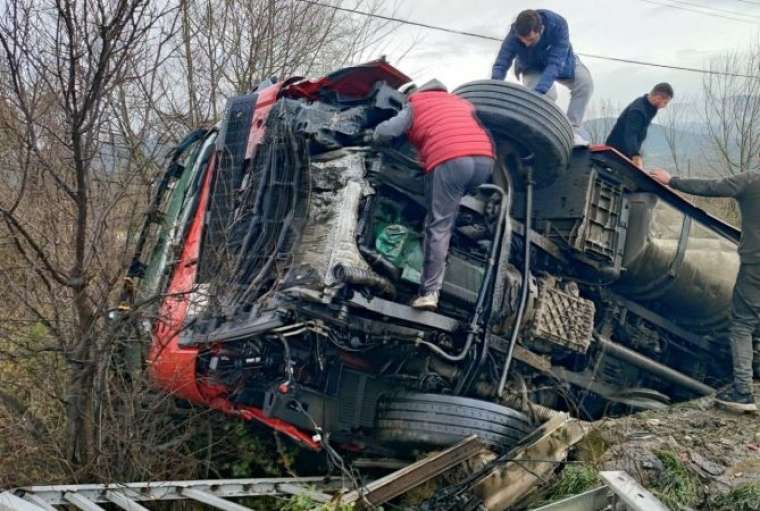 Kazayı Gördü, Kayda Alarak Spiker Gibi Anlattı! 1